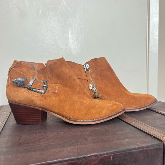 Steve Madden Cassie Suede Western Bootie 8 - Picture 14 of 16